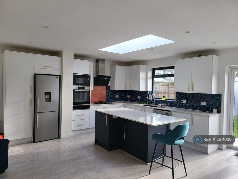 image for 3 bedroom house in Wynford Road, Bournemouth, BH9 (3 bed) (#2671039)