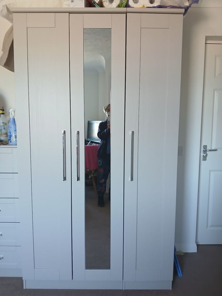 Wardrobes/dressing table/bedside cabinet for sale, made by DFS furniture 