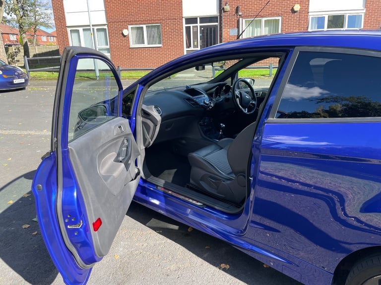 Ford, FIESTA, Hatchback, 2016, Manual, 1596 (cc), 3 doors