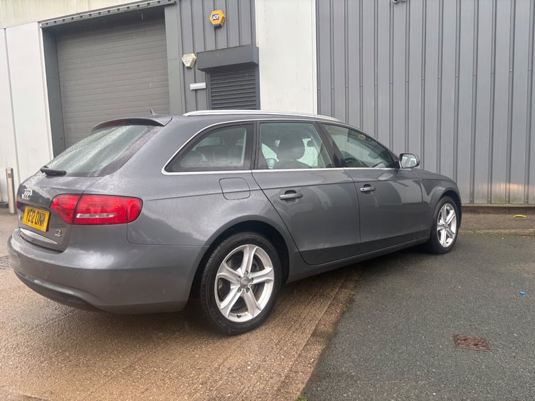 AUDI A4 2.0 TDI TECHNIK AVANT QUATTRO, SAT-NAV HEATED LEATHER FRONT & REAR PARKING SENSORS.