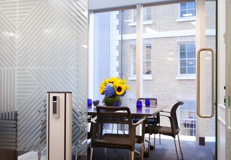 *Aldgate* Private Serviced Offices: Units from 3 to 70 desks for rent E1/City