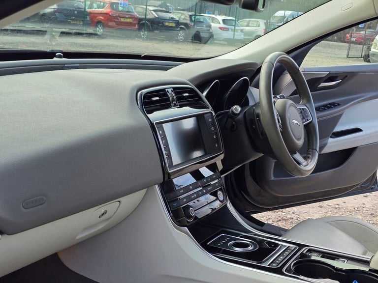 2016 Jaguar XE 2.0d Prestige Auto Euro 6 (s/s) 4dr Saloon Diesel Automatic