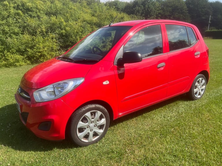 HYUNDAI I10 1.2 Classic Red Manual Petrol 2011