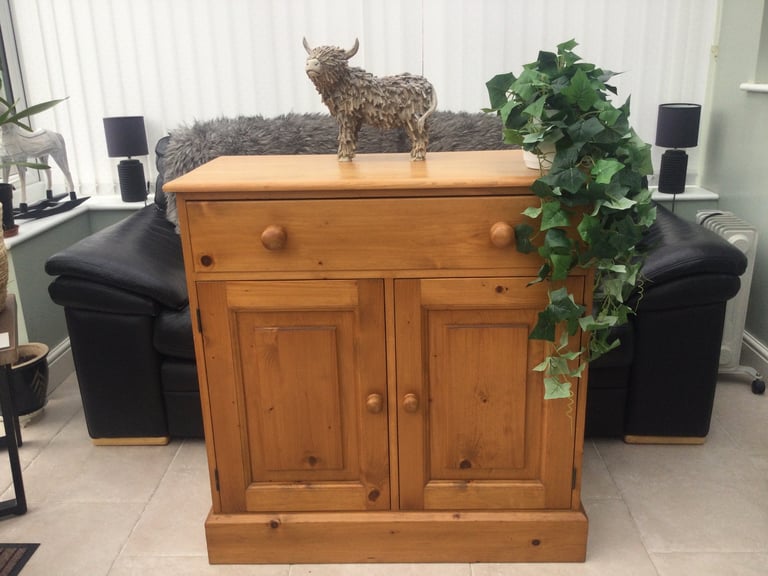 image for NEWLY REFURBISHED SOLID PINE SIDEBOARD IN EXCELLENT CONDITION 
