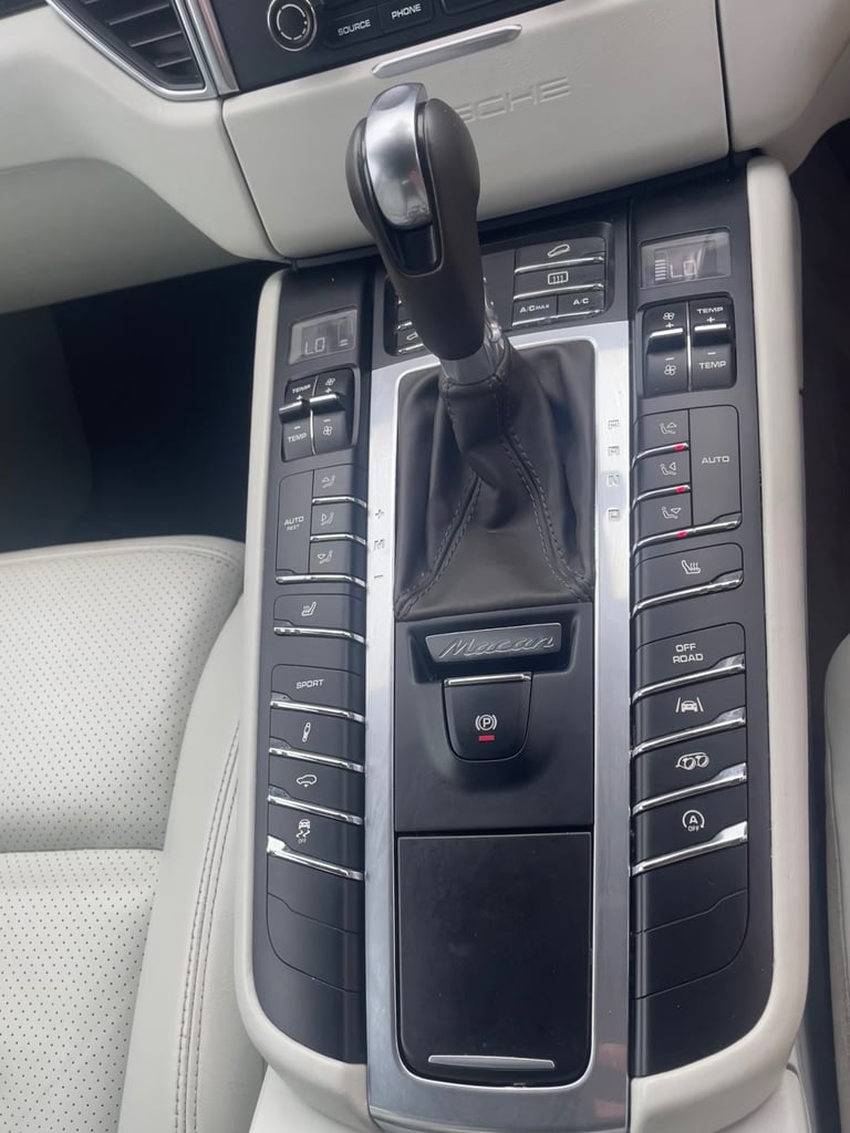 Porsche, MACAN, Estate, 2017, Semi-Auto, 2967 (cc), 5 doors