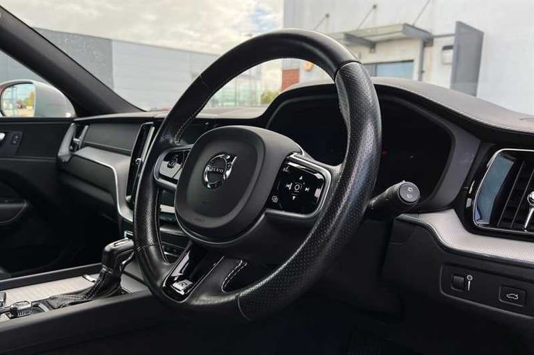 2018 Volvo XC60 2.0 T5 R-Design Pro SUV 5dr Petrol Auto AWD Euro 6 (s/s) (250 ps) SUV Petrol Auto...
