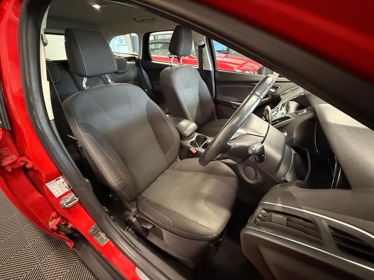 2014 Ford Focus 1.0T EcoBoost Titanium Navigator Euro 5 (s/s) 5dr ESTATE Petrol Manual