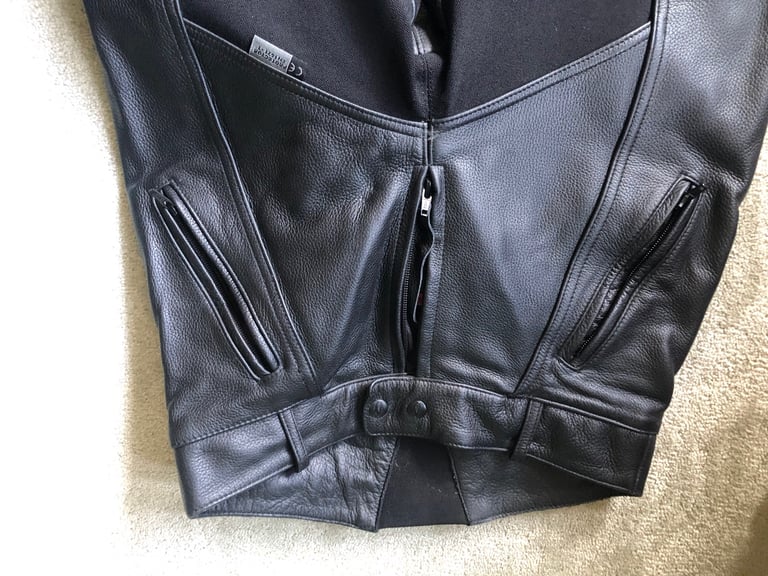 Motorbike leather jacket and trousers women’s ,brand richa worn 3 times from new