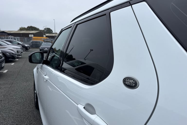 2017 Land Rover Discovery 3.0 TD V6 SE SUV 5dr Diesel Auto 4WD Euro 6 (s/s) (258 ps) SUV DIESEL A...