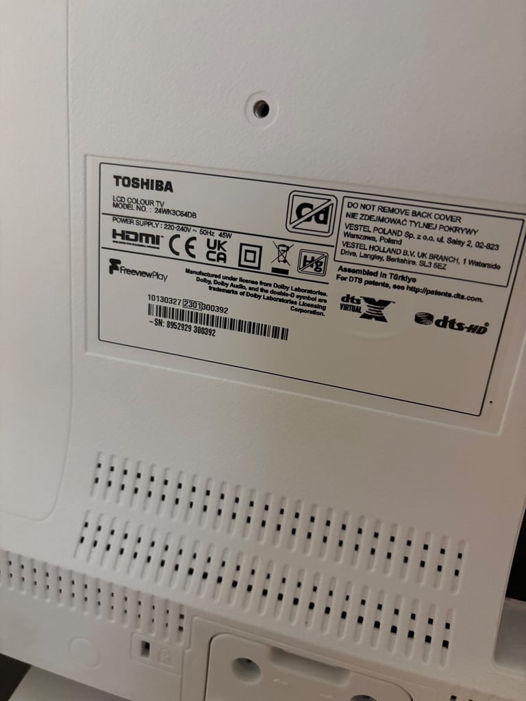 Toshiba 24 inch smart TV HD ready boxed mint condition 