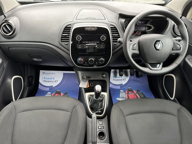2019 Renault Captur 0.9 TCi Play Petrol Manual 5 Door Hatchback Cream