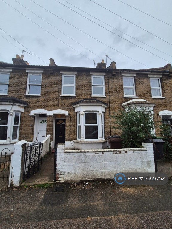 2 bedroom house in Pevensey Road, London, E7 (2 bed) (#2669752)