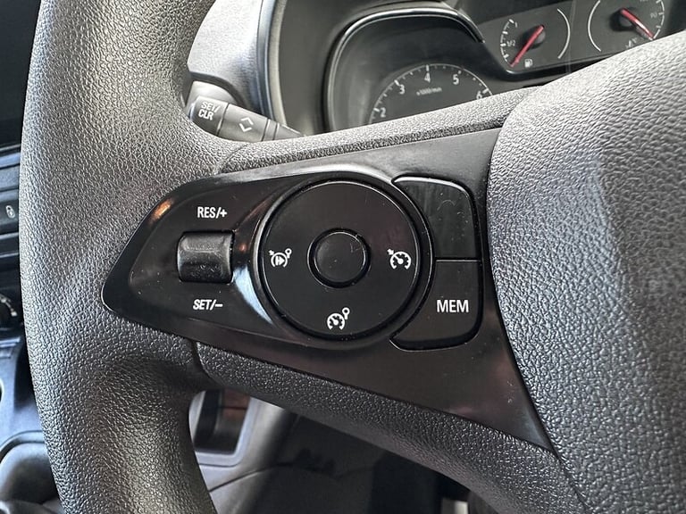 2019 Vauxhall Combo Life Turbo Design MPV Petrol Manual