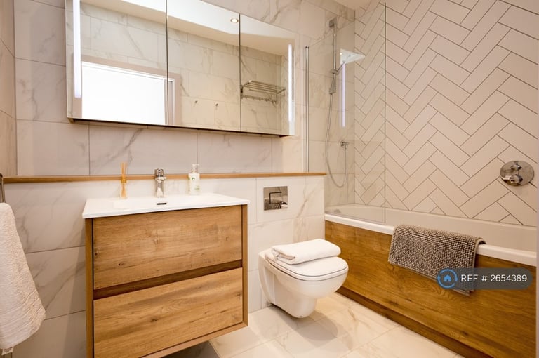 2 bedroom flat in Charlotte Street, Manchester, M1 (2 bed) (#2654389)
