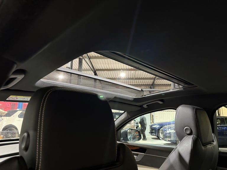 2017 Jaguar XF 2.0d R-Sport Saloon 4dr Diesel Auto AWD Euro 6 (s/s) (240 ps)