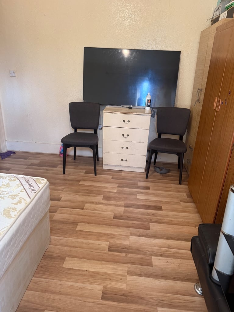 image for Double bed Room in shared House 