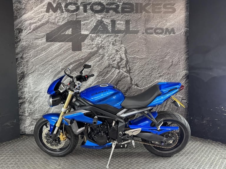 TRIUMPH STREET TRIPLE 675 2013