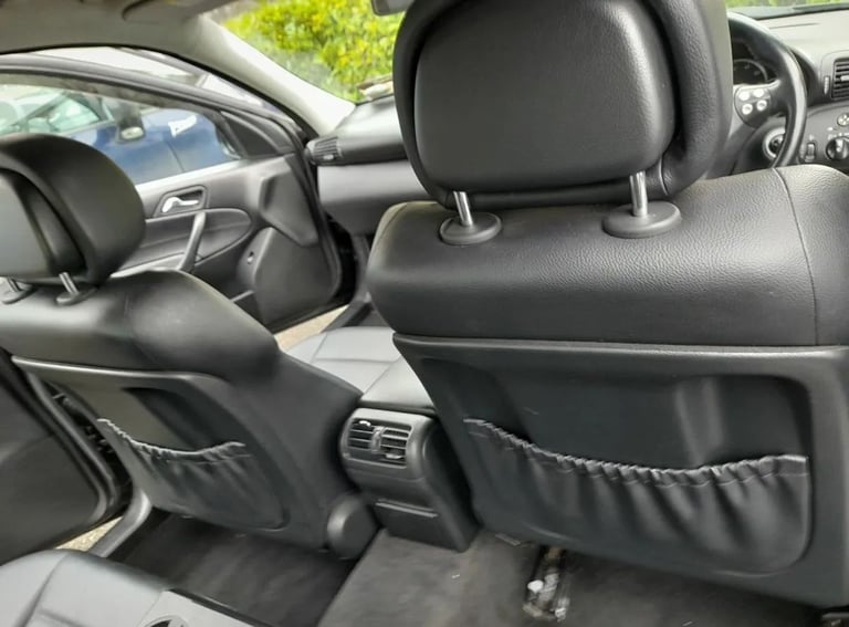 Mercedes Benz Merc Sports Kompressor C180K Automatic C Class Auto Cheap Black Salon Car.           