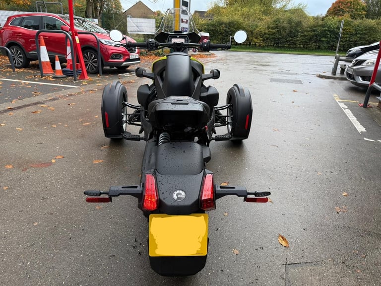 Can-Am Ryker 900 cc Fully automatic Spyder trike 