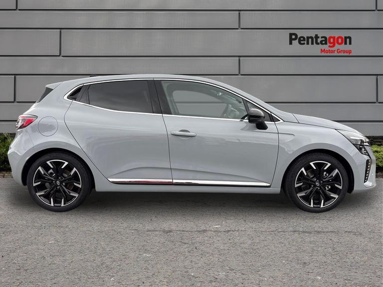  Renault Clio 1.6 E Tech Techno Hatchback 5dr Petrol Hybrid Auto Euro 6 s/s 145