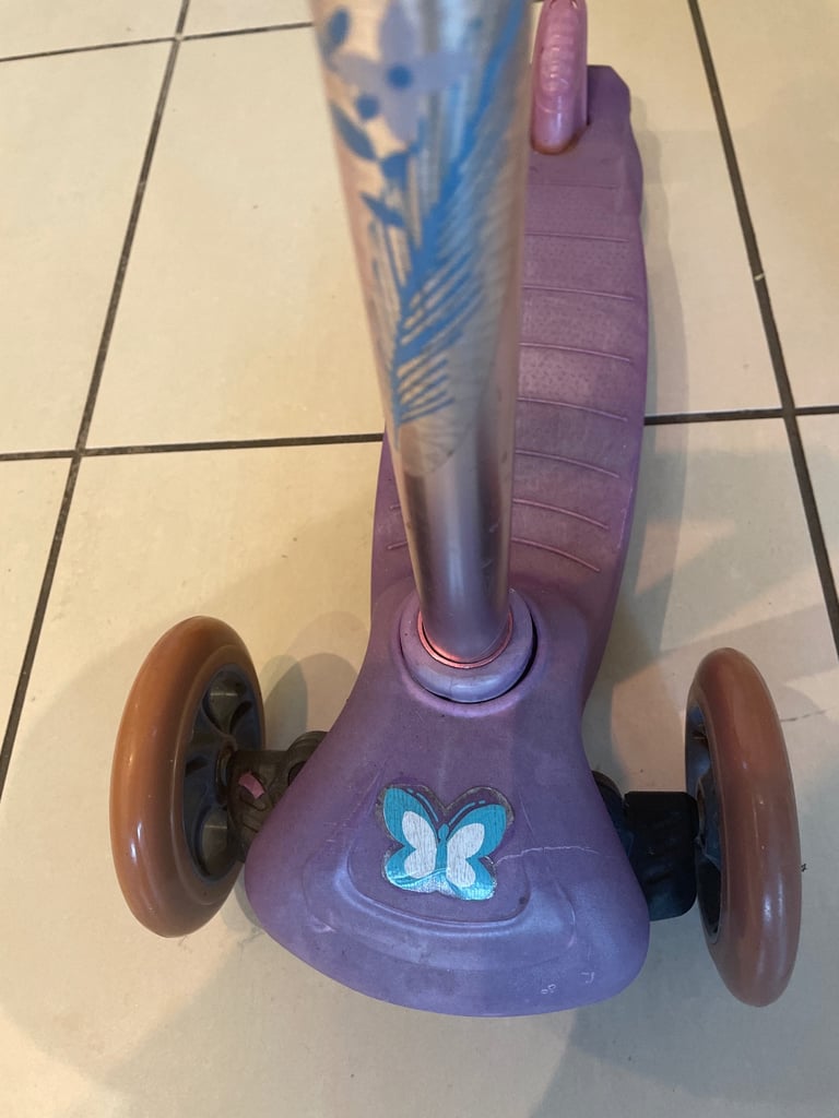 Girls Delta Sport Purple 3 wheel scooter 