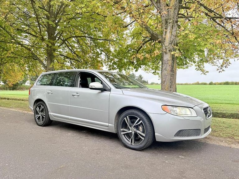  Volvo V70 Se 2.5 5dr Estate Automatic Petrol Estate Petrol Automatic