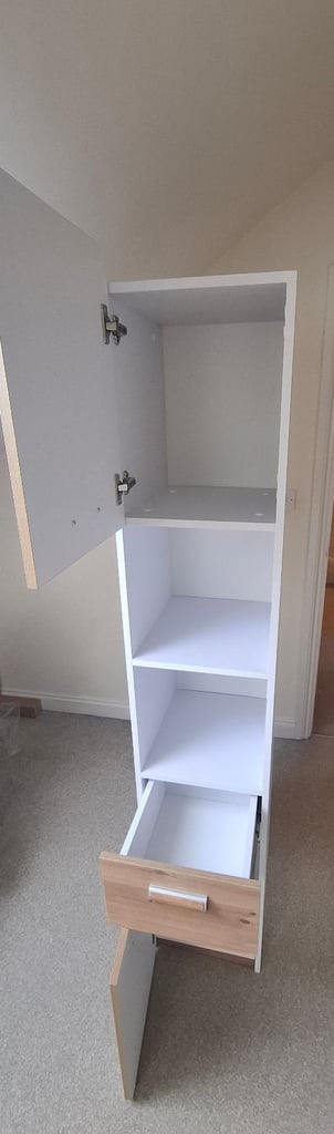 B&Q Lorento L3 Tall Cabinet 