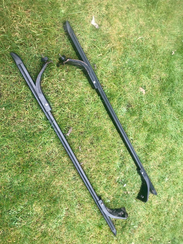 image for Roof bars for cars/vans with rain gutters