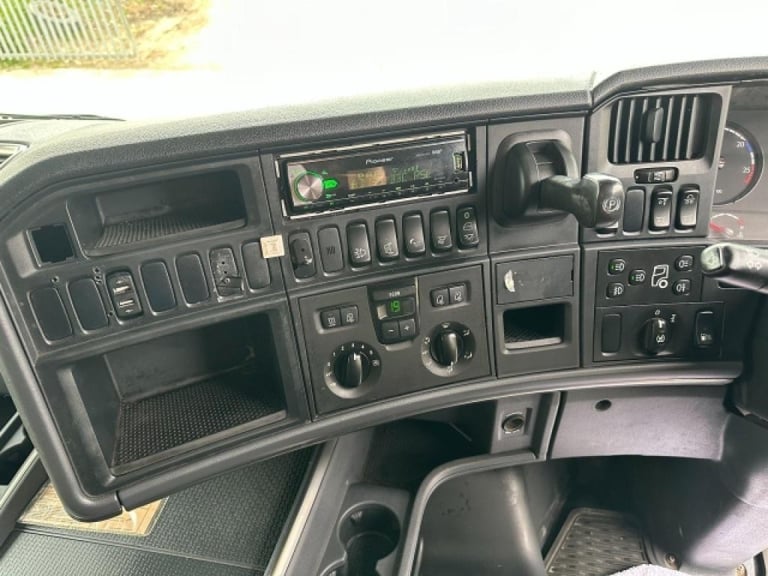 Scania R485 LA 6x2 MID LIFT SLEEPER CAB TRACTOR UNIT