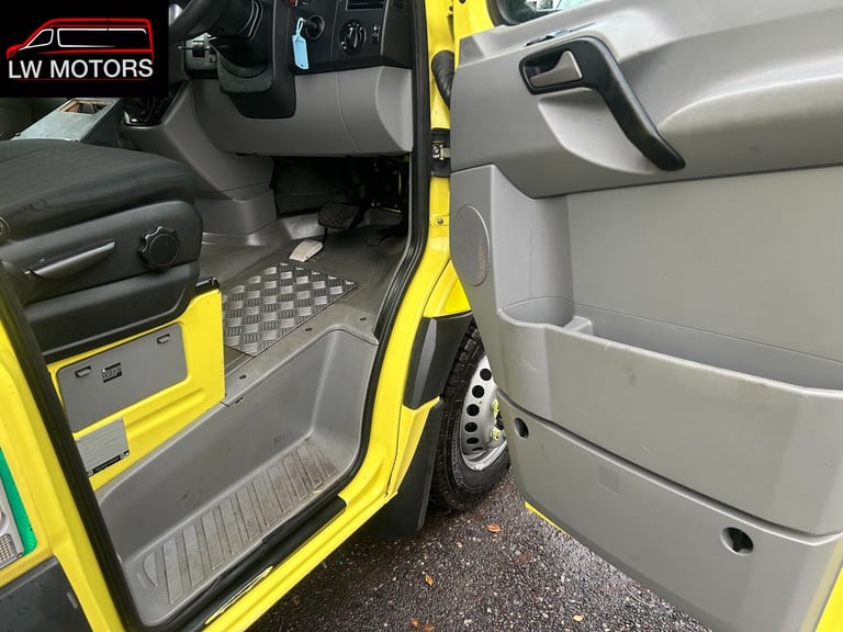 MERCEDES BENZ SPRINTER 519 CDI DIRECT EX AMBULANCE SERIVICS 2017 17 REG EURO 6