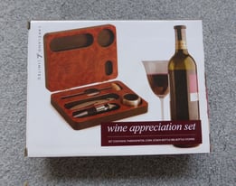 Lakeland 4-piece Wine Appreciation Set in Wooden Box