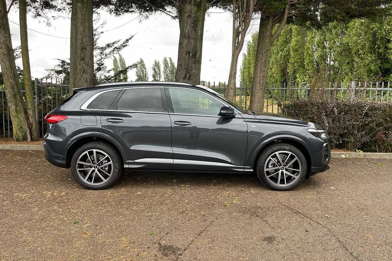 2025 Audi Q5 2.0 TDI Quattro S Line 5dr S Tronic ESTATE DIESEL Automatic