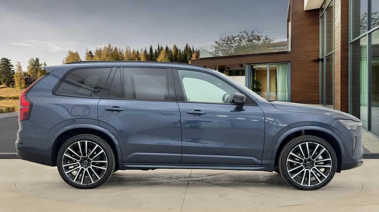 2025 Volvo XC90 Ultra, T8 AWD Plug-in hybrid, Electric/Petrol, Dark, 7 Seats ESTATE Petrol/Electr...