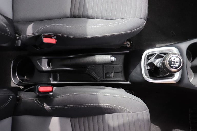 2019 Toyota Yaris 1.5 VVT-i Icon Tech 5dr HATCHBACK PETROL Manual