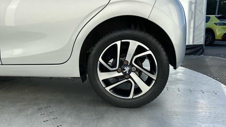 2018 Peugeot 108 1.0 72 Collection 5dr HATCHBACK PETROL Manual