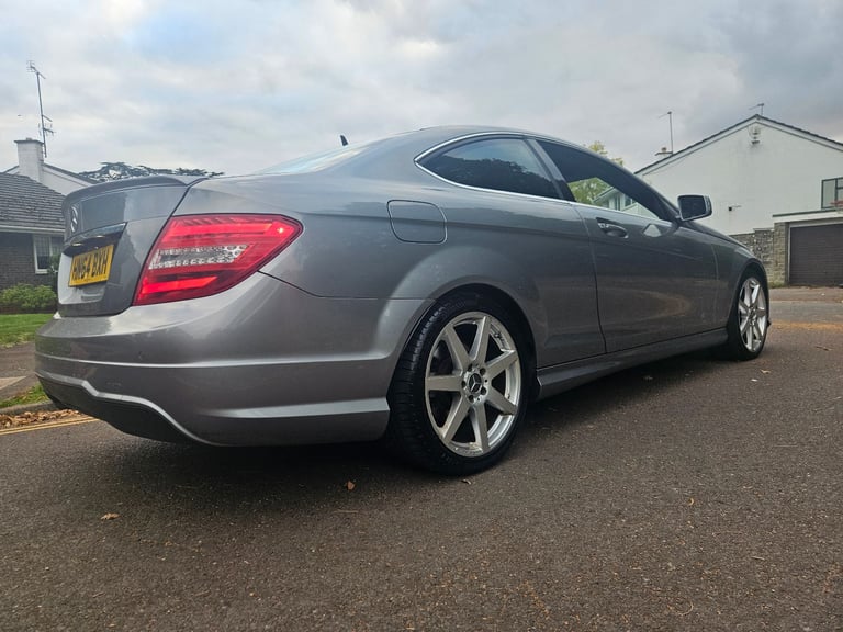 Mercedes-Benz coupe c220d Amg sport premium edition 2015 face-lift model FULL SERVICE HISTORY 