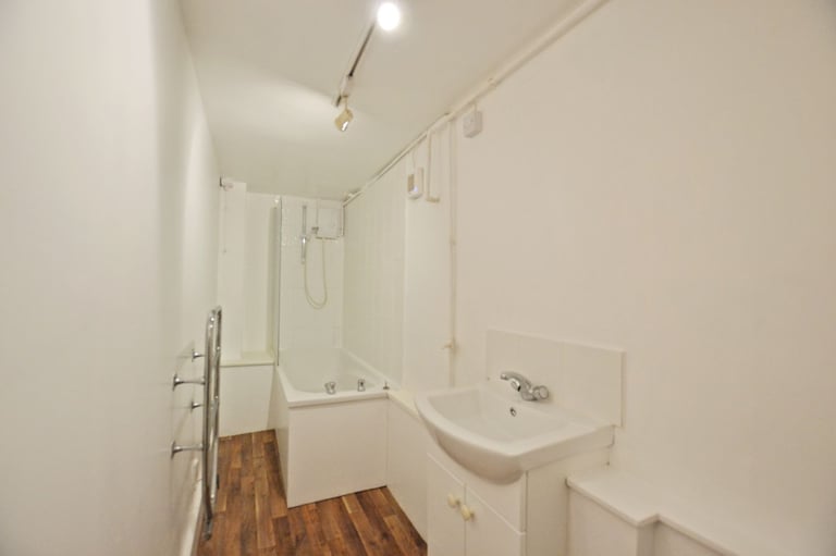 Studio Flat to let from 1st December