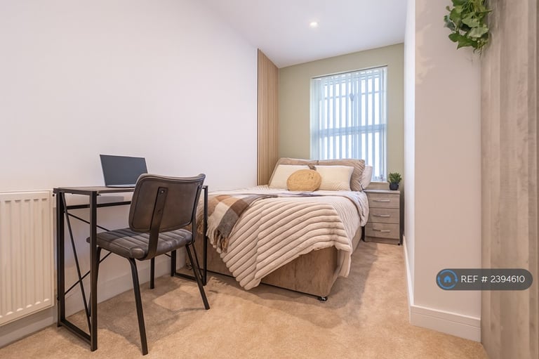 6 bedroom house in Lyndale Avenue, Bridgwater, TA6 (6 bed) (#2394610)