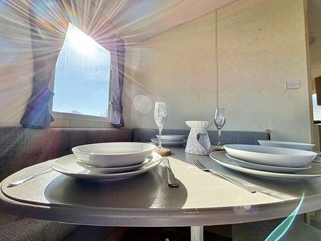 CHEAP STATIC CARAVAN FOR SALE AT BROADLAND SANDS HOLIDAY PARK - 11.5 MONTH OWNER SEASON