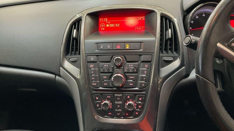 2014 Vauxhall Astra 1.6 16v Elite Euro 5 5dr HATCHBACK Petrol Manual