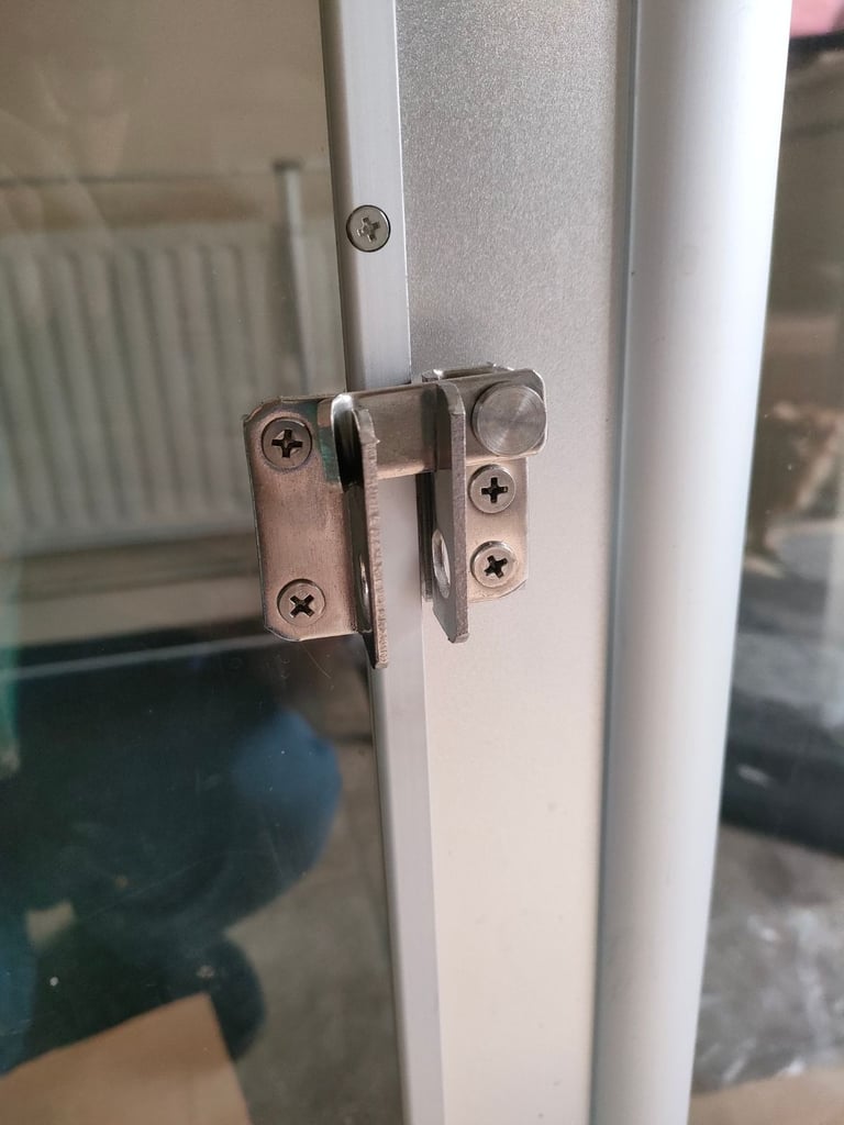 Clear metal framed pet pen 