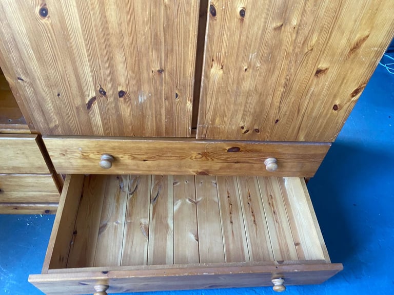Solid Pine Triple Wardrobe 