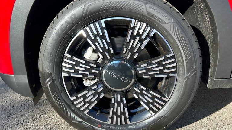 2025 Fiat 600 1.2 MHEV SUV 5dr Petrol Hybrid e-DCT Euro 6 (s/s) (136 ps) SUV Hybrid Automatic