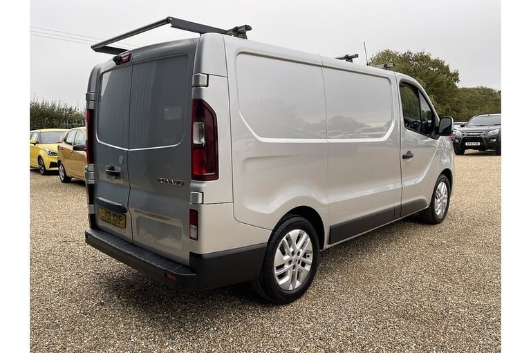 2018 Renault Trafic dCi ENERGY 27 Sport Nav Panel Van Diesel Manual