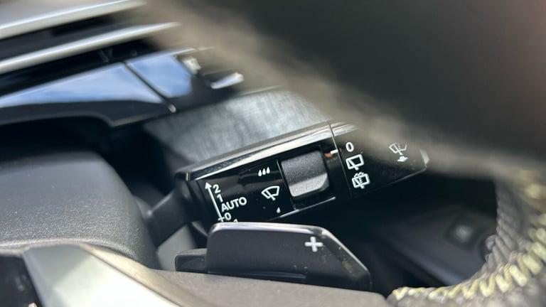 2025 Peugeot 5008 1.2 Hybrid 136 GT 5dr e-DSC6 Petrol Estate Estate Petrol Automatic