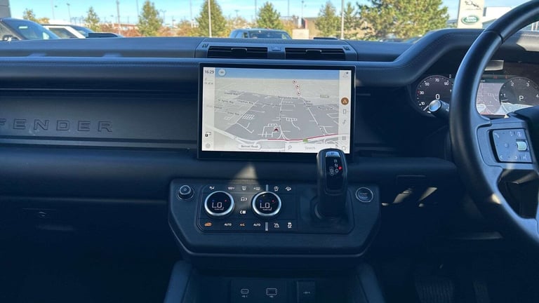 2024 Land Rover Defender 3.0 D250 X-Dynamic HSE 90 3dr Auto ESTATE DIESEL Automatic