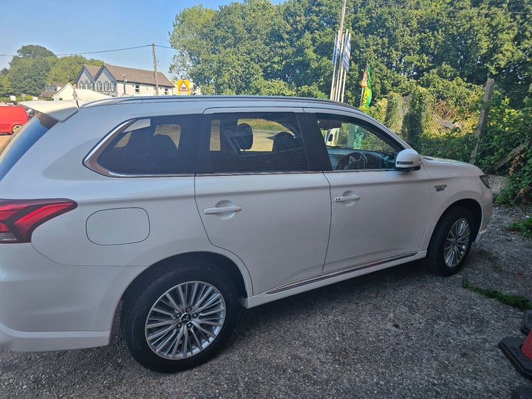 Mitsubishi, OUTLANDER, Estate, 2019, Other, 2360 (cc), 5 doors
