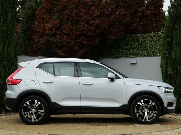 2020 Volvo XC40 2.0 B4P Inscription Pro 5dr Auto ESTATE PETROL Automatic