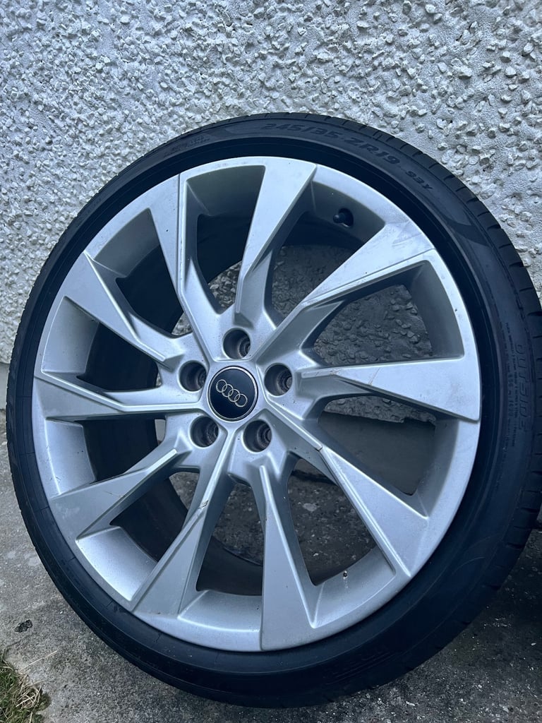 19” Audi a6 alloys (Pirelli tyres)