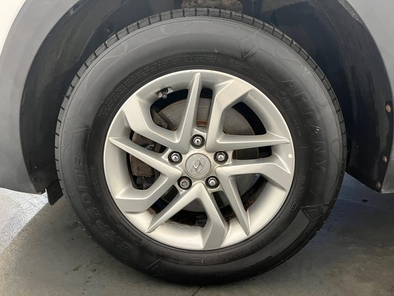 2016 Hyundai TUCSON 1.7 CRDi Blue Drive S 5dr 2WD ESTATE DIESEL Manual